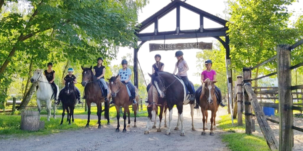 Reitferien Kinder auf dem Pferd